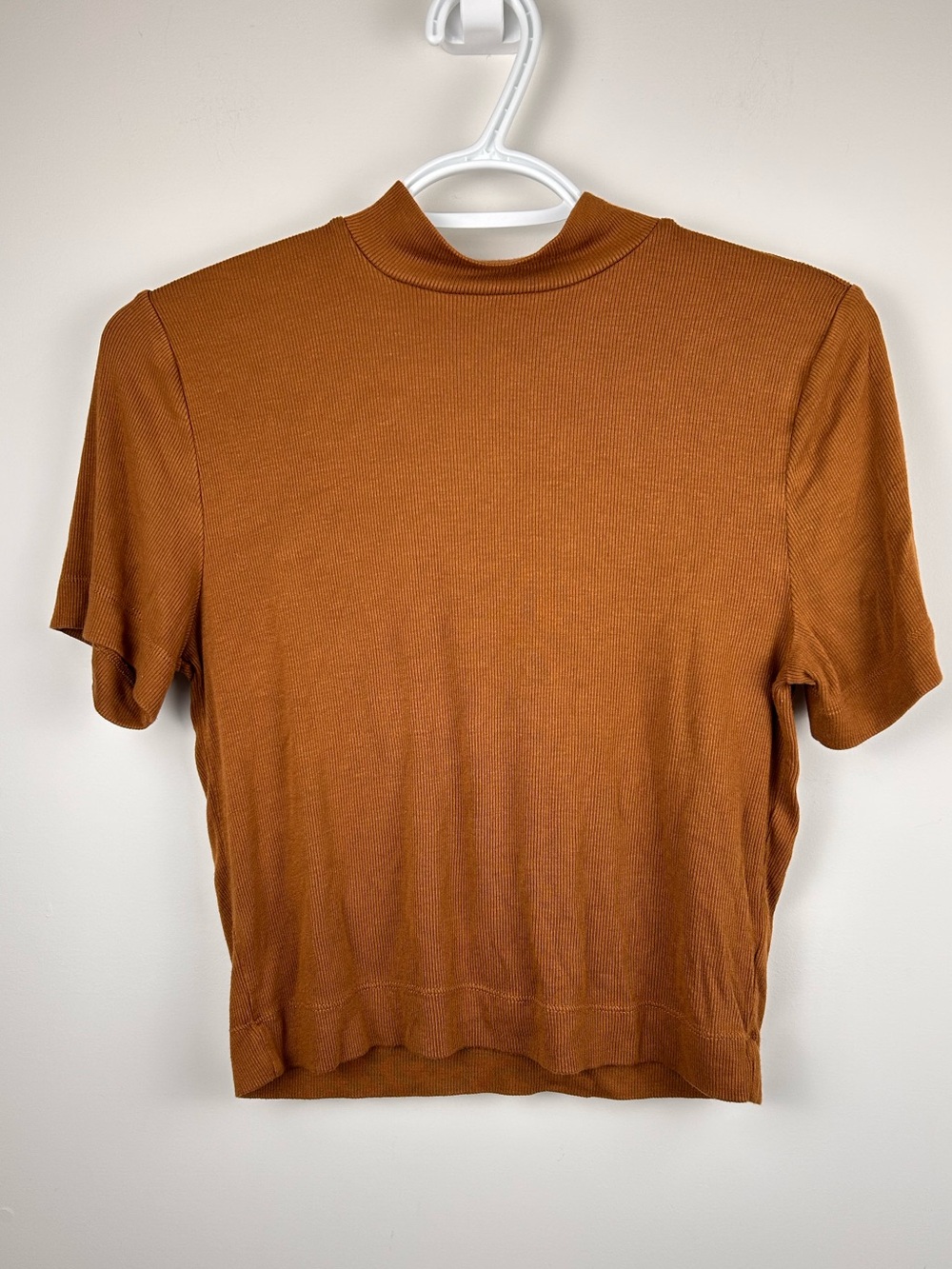 Babaton FormaRib Mockneck T-Shirt Rust Brown Ribbed Size M